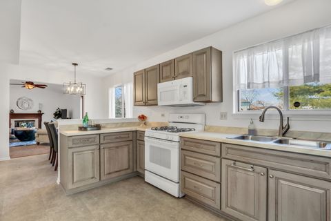 Tiny photo for 1388 Huntington Drive, Mundelein, IL 60060 (MLS # 12597091)