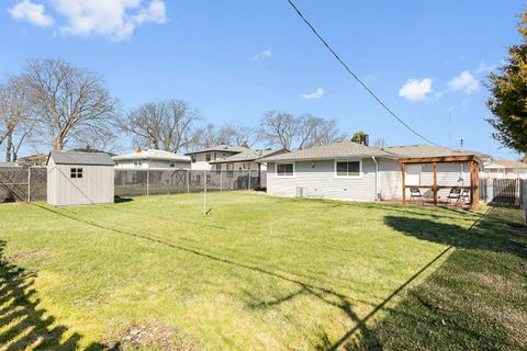 Tiny photo for 701 W Lake Park Drive, Addison, IL 60101 (MLS # 12599365)