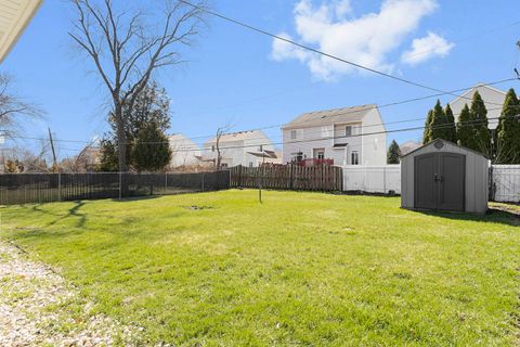 Tiny photo for 701 W Lake Park Drive, Addison, IL 60101 (MLS # 12599365)