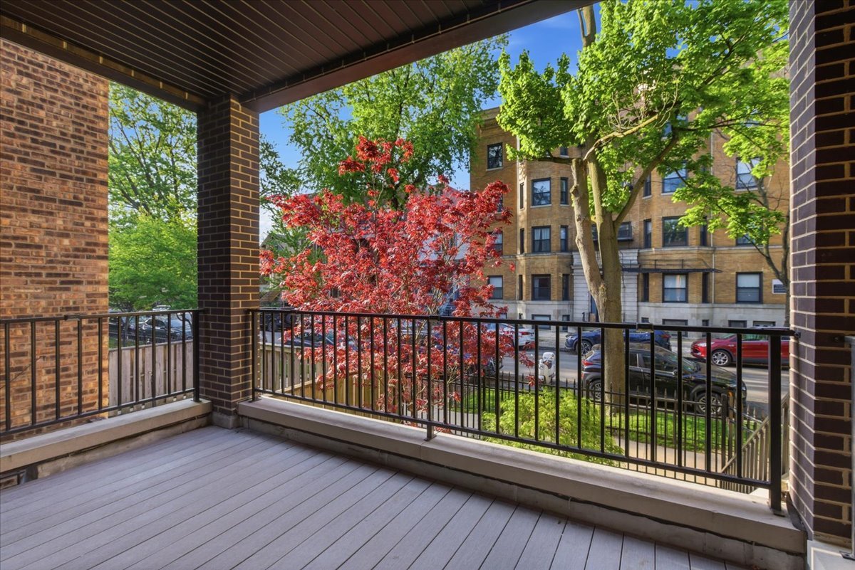 850 W Lill Avenue 1