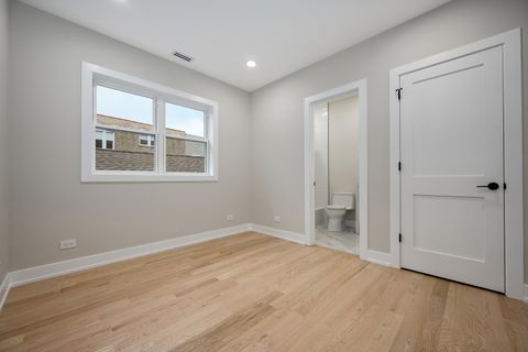 Tiny photo for 2225 W Carmen Avenue, Chicago, IL 60625 (MLS # 12535206)