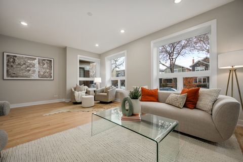 Tiny photo for 2225 W Carmen Avenue, Chicago, IL 60625 (MLS # 12535206)