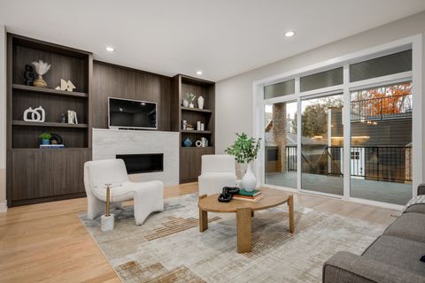 Tiny photo for 2225 W Carmen Avenue, Chicago, IL 60625 (MLS # 12535206)