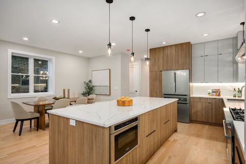 Tiny photo for 2225 W Carmen Avenue, Chicago, IL 60625 (MLS # 12535206)