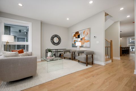 Tiny photo for 2225 W Carmen Avenue, Chicago, IL 60625 (MLS # 12535206)