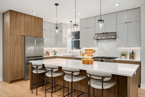 Tiny photo for 2225 W Carmen Avenue, Chicago, IL 60625 (MLS # 12535206)