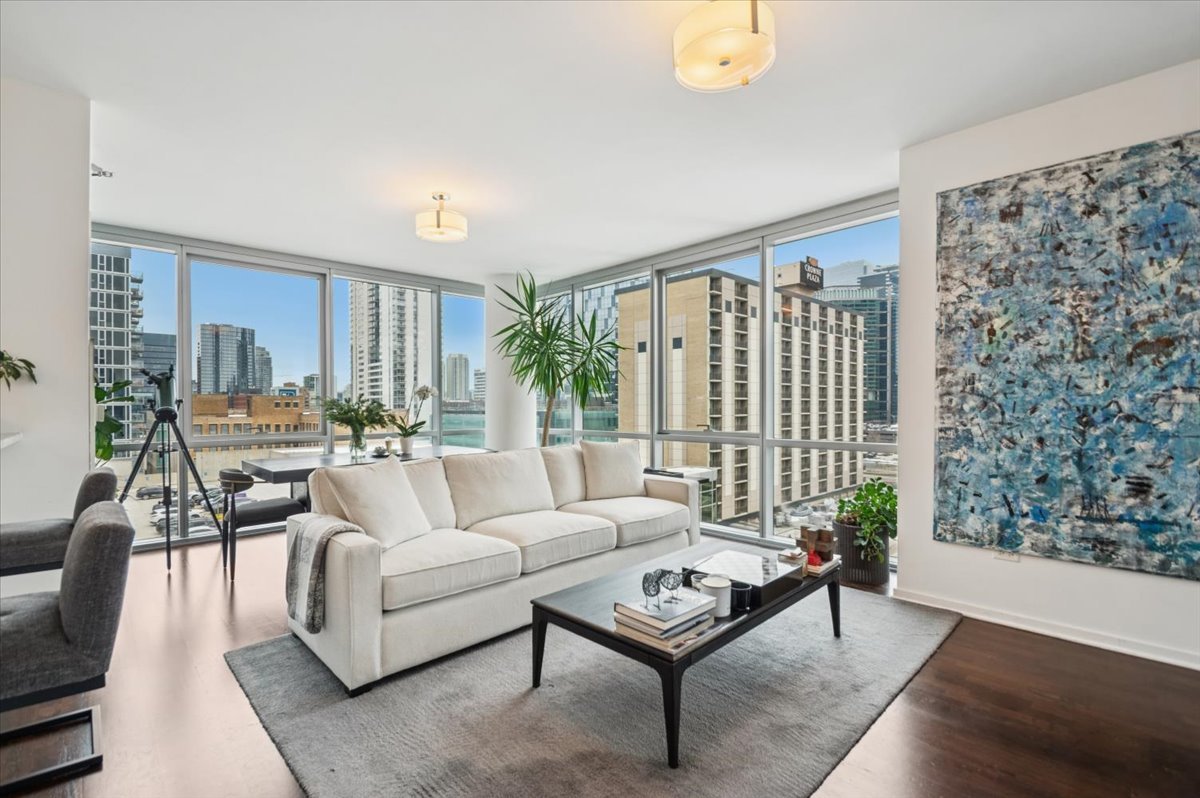 123 S Green Street 803B