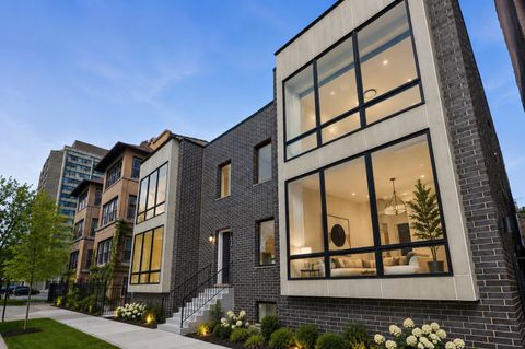 Photo of 4717 S Ingleside Avenue, Chicago, IL 60615 (MLS # 12646708)