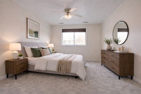 Tiny photo for 625 W Huntington Commons Road #208, Mount Prospect, IL 60056 (MLS # 12618168)