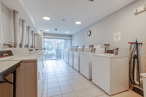 Tiny photo for 625 W Huntington Commons Road #208, Mount Prospect, IL 60056 (MLS # 12618168)