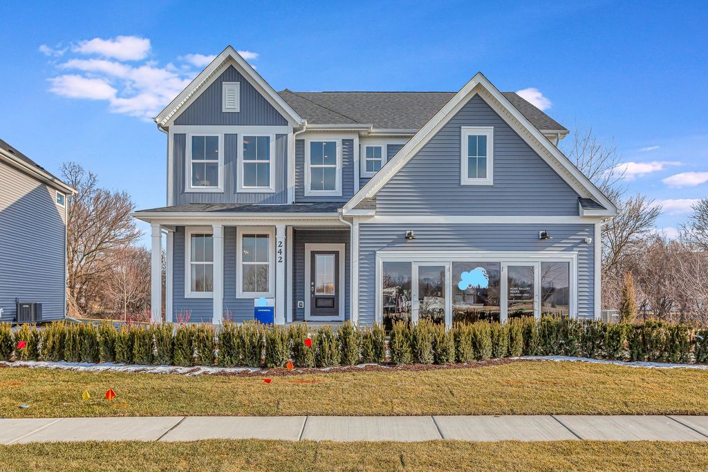 Photo for 417 Freedlund Course, Batavia, IL 60510 (MLS # 12478973)
