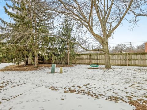 Tiny photo for 209 Huntington Court, Oswego, IL 60543 (MLS # 12584526)