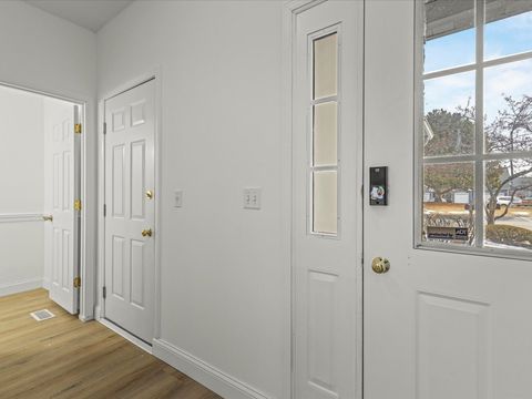 Tiny photo for 209 Huntington Court, Oswego, IL 60543 (MLS # 12584526)