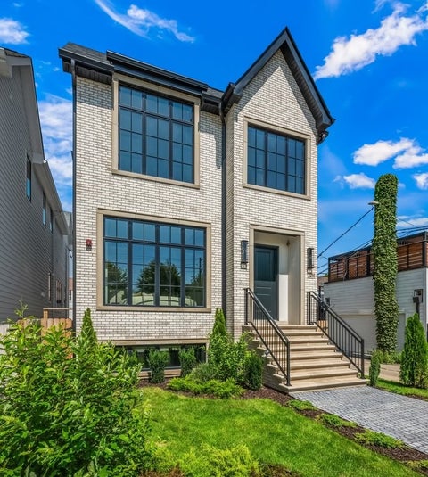 Photo of 2214 W Oakdale Avenue, Chicago, IL 60618 (MLS # 12756141)