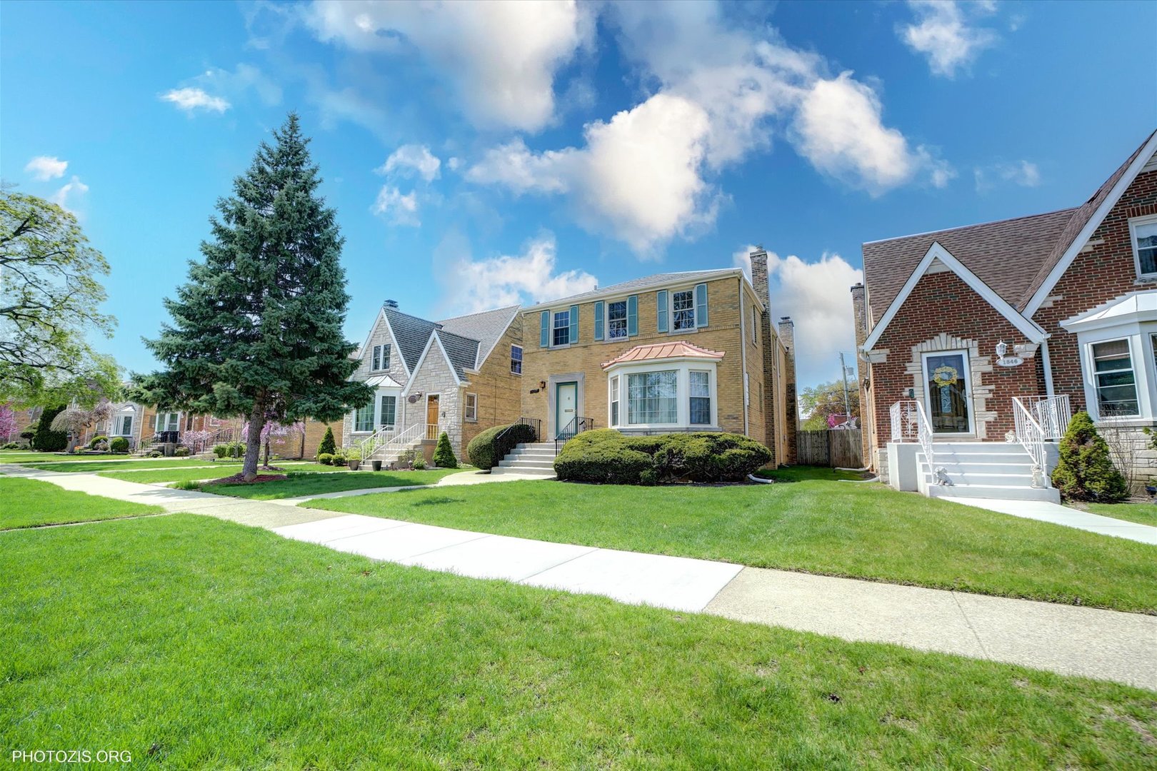1844 N 75th Court