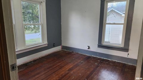 Tiny photo for 210 E Saint Louis Street, West Frankfort, IL 62896 (MLS # EB460168)