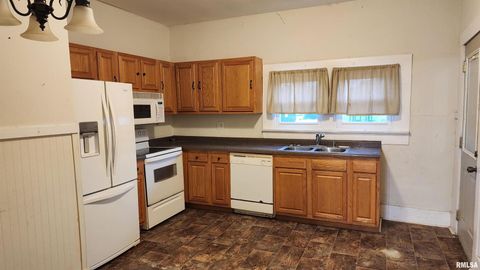 Tiny photo for 210 E Saint Louis Street, West Frankfort, IL 62896 (MLS # EB460168)