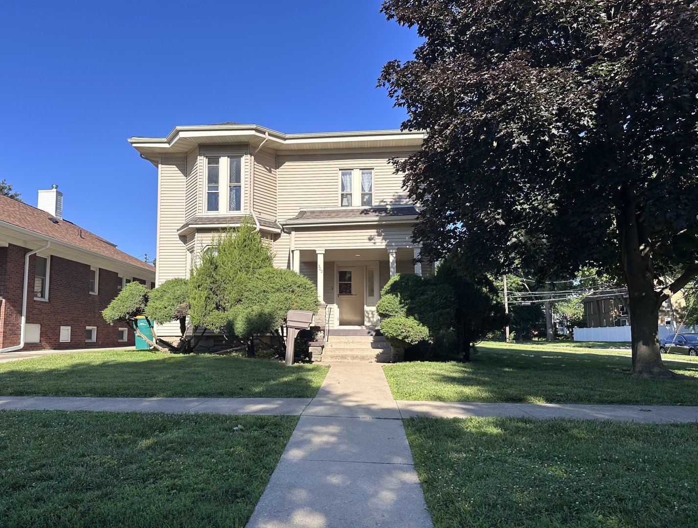 302 S Vermillion Street