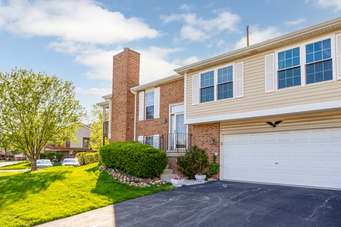 Photo of 9756 Cambridge Circle, Mokena, IL 60448 (MLS # 12626867)