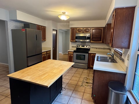 Tiny photo for 33 Buchanan Lane, Streamwood, IL 60107 (MLS # 12774699)