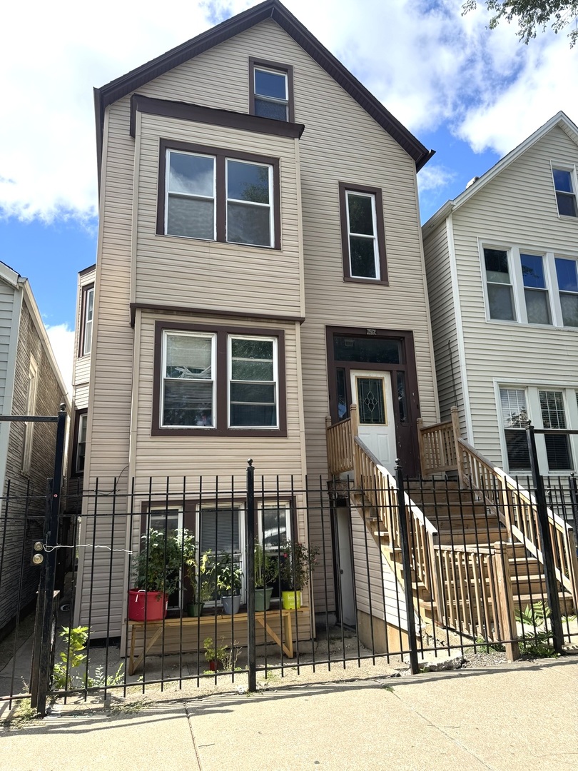 1632 N Fairfield Avenue 2