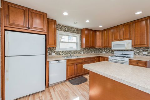 Tiny photo for 33771 N 2nd Street, Grayslake, IL 60030 (MLS # 12611847)