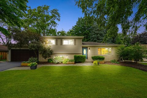 Tiny photo for 5N260 Eagle Terrace, Itasca, IL 60143 (MLS # 12447112)