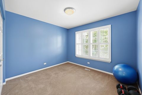 Tiny photo for 702 Clover Hill Court, Elk Grove Village, IL 60007 (MLS # 12669048)