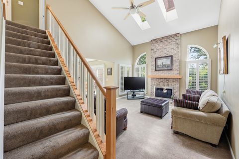 Tiny photo for 702 Clover Hill Court, Elk Grove Village, IL 60007 (MLS # 12669048)