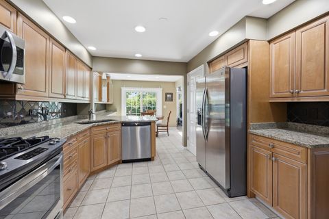 Tiny photo for 702 Clover Hill Court, Elk Grove Village, IL 60007 (MLS # 12669048)