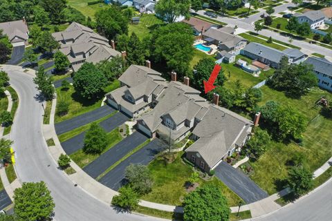 Tiny photo for 702 Clover Hill Court, Elk Grove Village, IL 60007 (MLS # 12669048)