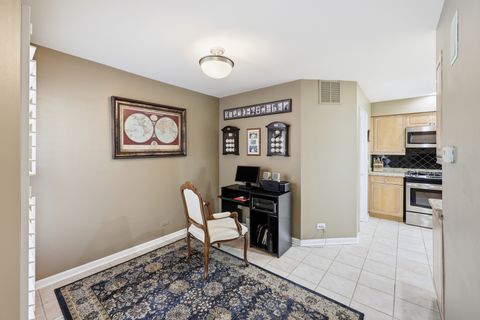 Tiny photo for 702 Clover Hill Court, Elk Grove Village, IL 60007 (MLS # 12669048)