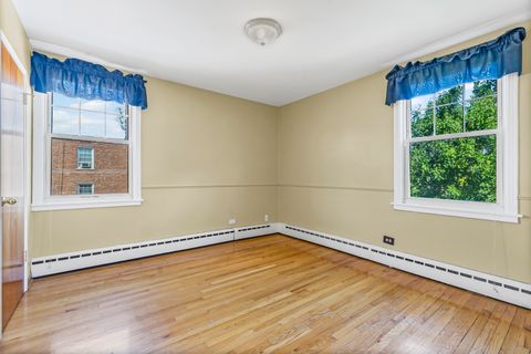 Tiny photo for 2434 W FARRAGUT Street #3B, Chicago, IL 60625 (MLS # 12448992)