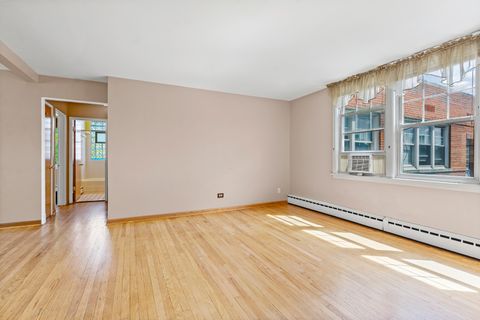 Tiny photo for 2434 W FARRAGUT Street #3B, Chicago, IL 60625 (MLS # 12448992)