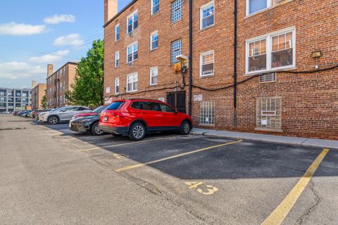 Tiny photo for 2434 W FARRAGUT Street #3B, Chicago, IL 60625 (MLS # 12448992)