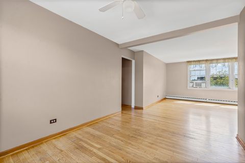Tiny photo for 2434 W FARRAGUT Street #3B, Chicago, IL 60625 (MLS # 12448992)