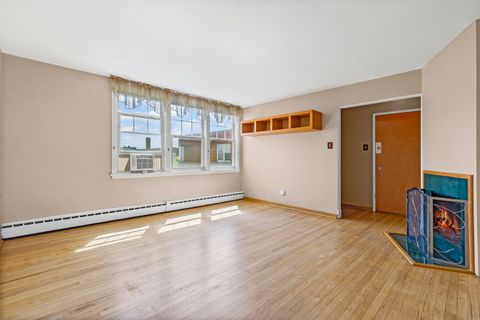 Tiny photo for 2434 W FARRAGUT Street #3B, Chicago, IL 60625 (MLS # 12448992)