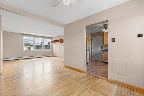 Tiny photo for 2434 W FARRAGUT Street #3B, Chicago, IL 60625 (MLS # 12448992)