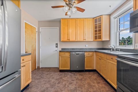 Tiny photo for 2434 W FARRAGUT Street #3B, Chicago, IL 60625 (MLS # 12448992)