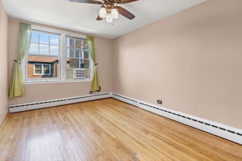 Tiny photo for 2434 W FARRAGUT Street #3B, Chicago, IL 60625 (MLS # 12448992)