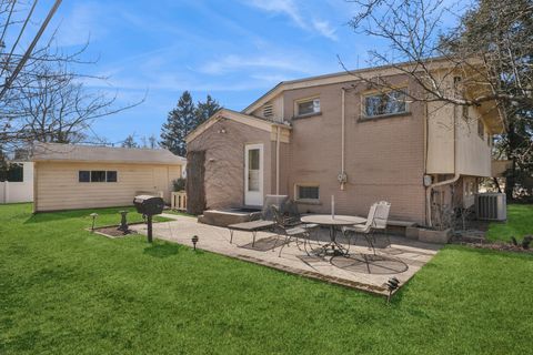 Tiny photo for 1041 Arbor Lane, Glenview, IL 60025 (MLS # 12583127)