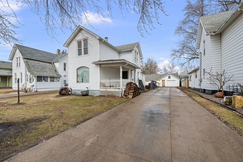 Photo of 318 2nd Avenue S, Clinton, IA 52732 (MLS # 12586950)
