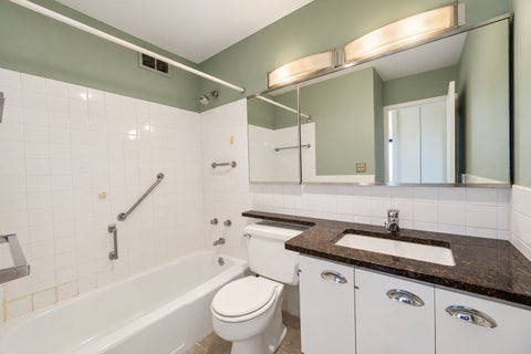 Tiny photo for 5455 N SHERIDAN Road #3815, Chicago, IL 60640 (MLS # 12783934)