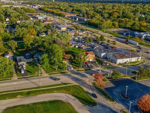 Tiny photo for 921 N Grace Street, Lombard, IL 60148 (MLS # 12622834)