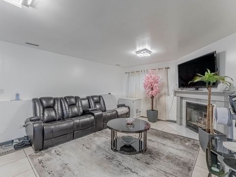 Tiny photo for 921 N Grace Street, Lombard, IL 60148 (MLS # 12622834)