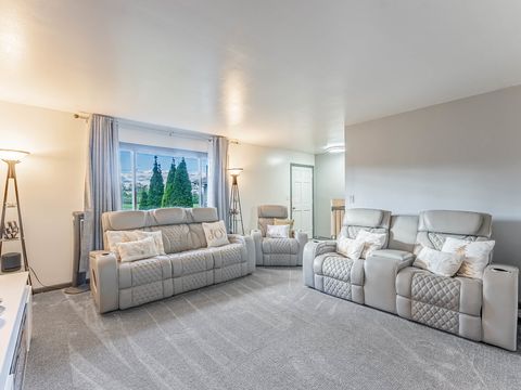 Tiny photo for 921 N Grace Street, Lombard, IL 60148 (MLS # 12622834)