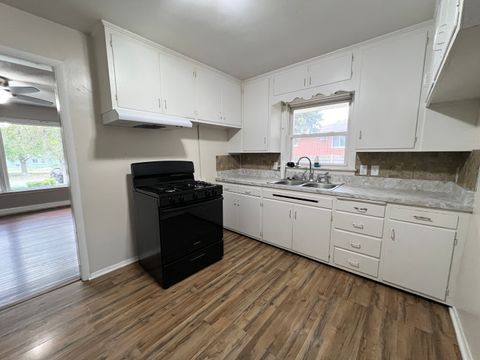 Tiny photo for 1717 Greenview Avenue, Kankakee, IL 60901 (MLS # 12497446)