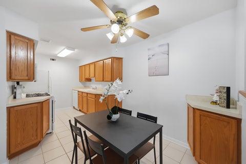 Tiny photo for 1621 N Windsor Drive #215, Arlington Heights, IL 60004 (MLS # 12695555)