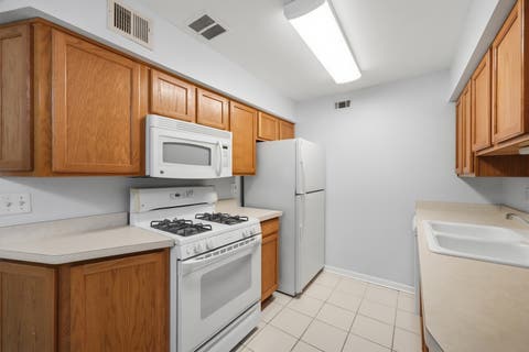 Tiny photo for 1621 N Windsor Drive #215, Arlington Heights, IL 60004 (MLS # 12695555)