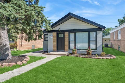 Photo of 2934 W 103rd Street, Chicago, IL 60655 (MLS # 12687121)